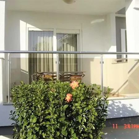 Daire Beautiful In Gated Hill Community Side