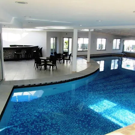 Beautiful In Gated Hill Community Daire *