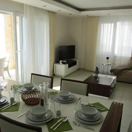 Beautiful In Gated Hill Community Daire